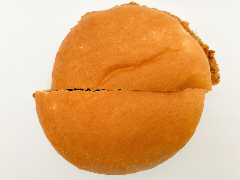 コメダ珈琲店「ドデカメンチバーガー」