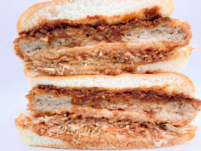 コメダ珈琲店「ドデカメンチバーガー」