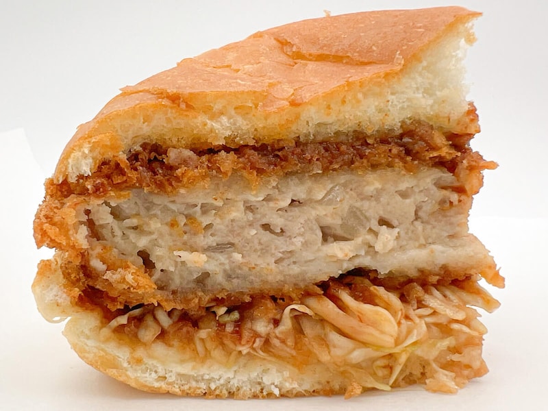 コメダ珈琲店「ドデカメンチバーガー」