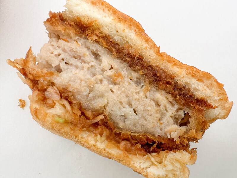 コメダ珈琲店「ドデカメンチバーガー」