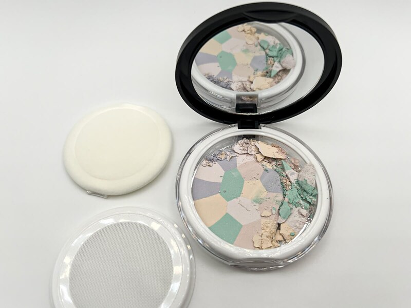 ダイソー「ミラー付パウダーケース」