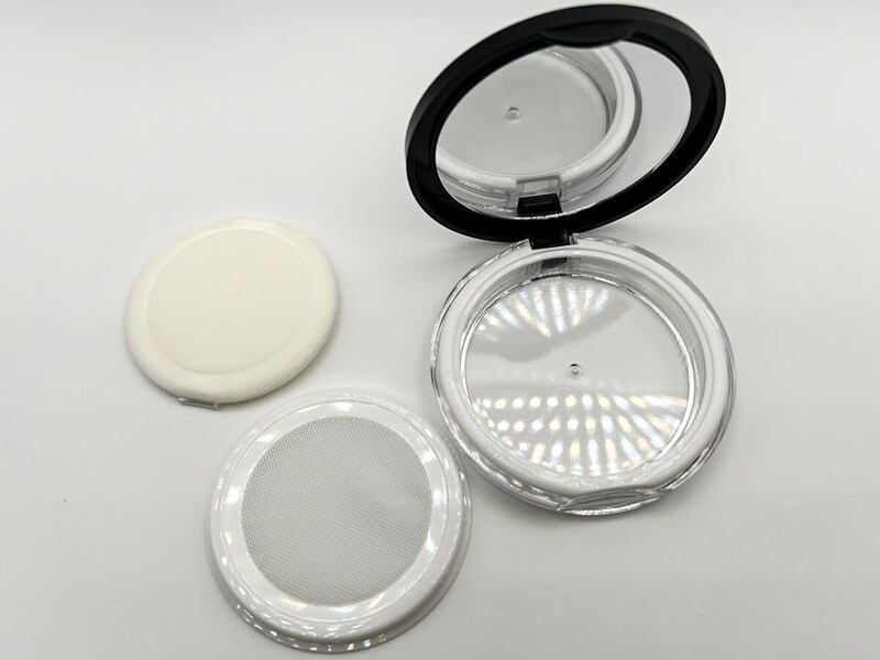 ダイソー「ミラー付パウダーケース」