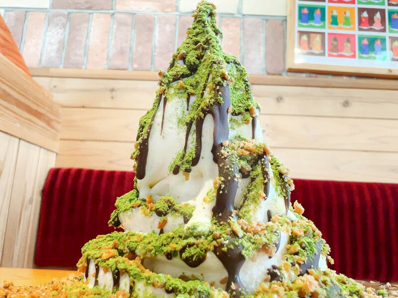 コメダ珈琲店「シロノワール ブラックモンブラン-宇治抹茶仕立て-」