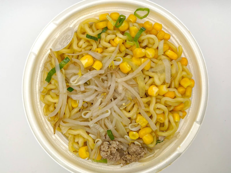 セブンイレブン「熟成ちぢれ麺 濃厚味噌バターコーンラーメン」