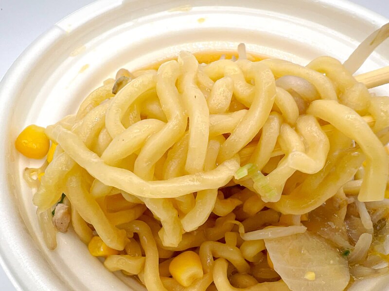 セブンイレブン「熟成ちぢれ麺 濃厚味噌バターコーンラーメン」