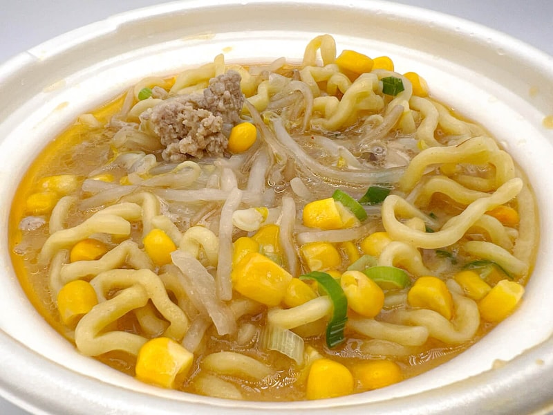 セブンイレブン「熟成ちぢれ麺 濃厚味噌バターコーンラーメン」