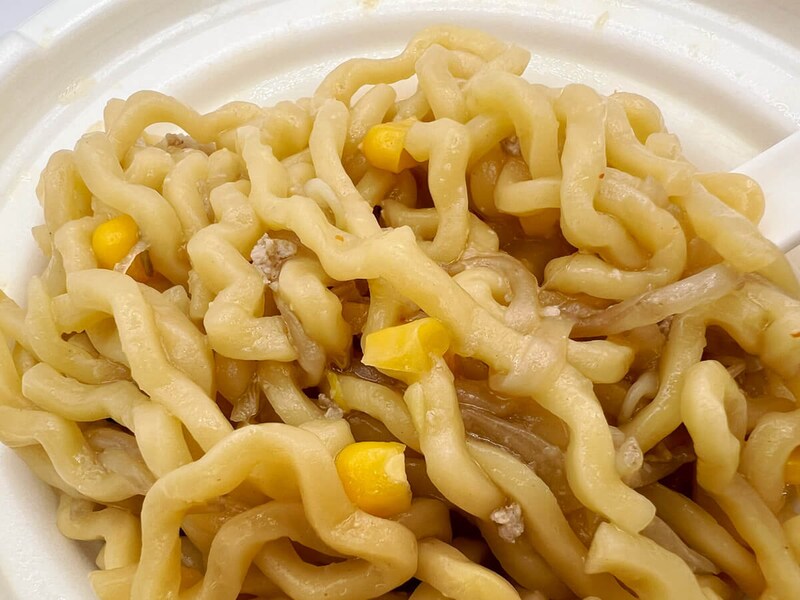 セブンイレブン「熟成ちぢれ麺 濃厚味噌バターコーンラーメン」