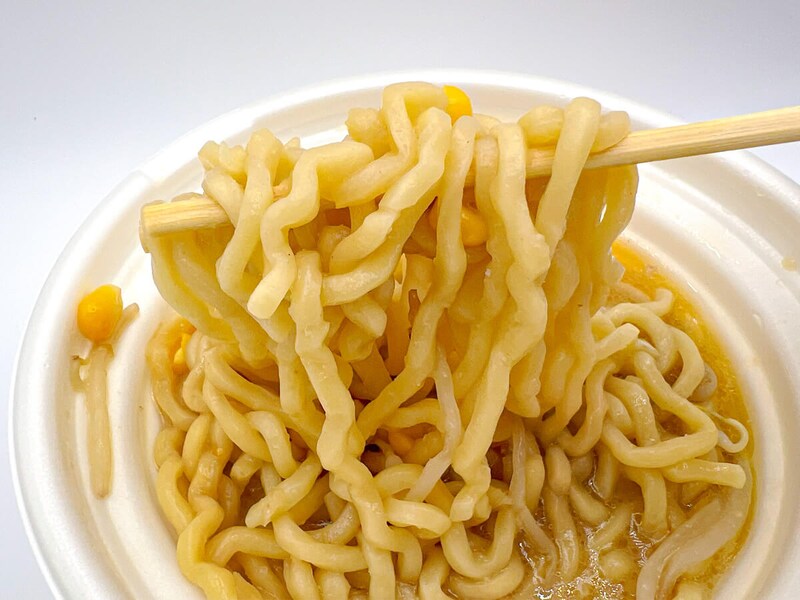 セブンイレブン「熟成ちぢれ麺 濃厚味噌バターコーンラーメン」