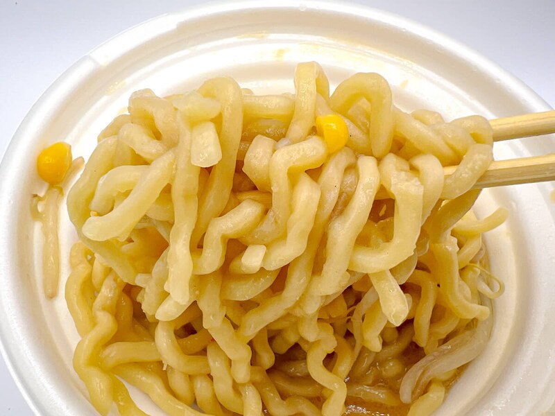 セブンイレブン「熟成ちぢれ麺 濃厚味噌バターコーンラーメン」