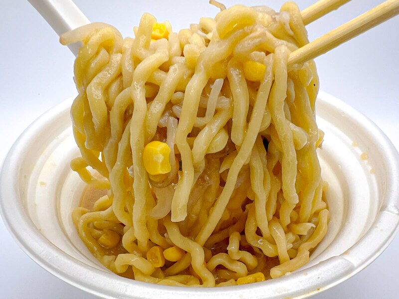 セブンイレブン「熟成ちぢれ麺 濃厚味噌バターコーンラーメン」
