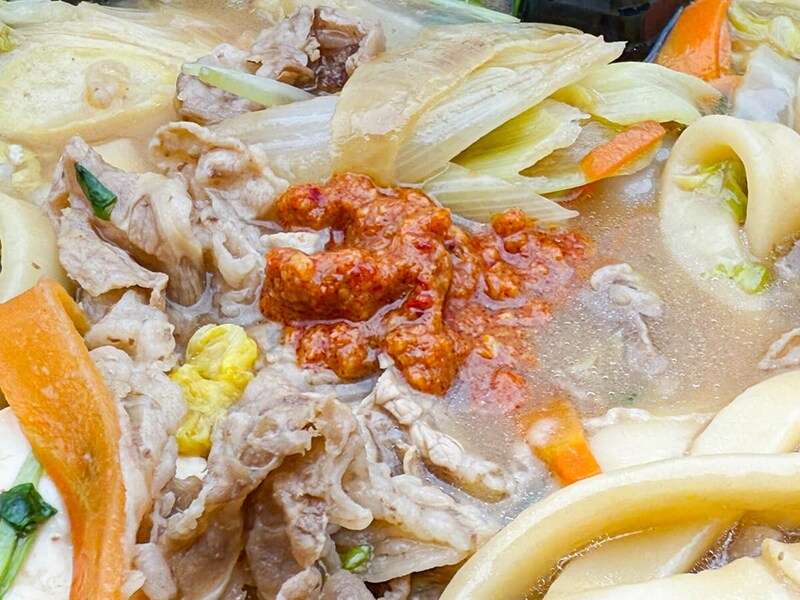 吉野家「ばり嗎監修とんこつ醤油牛鍋膳」