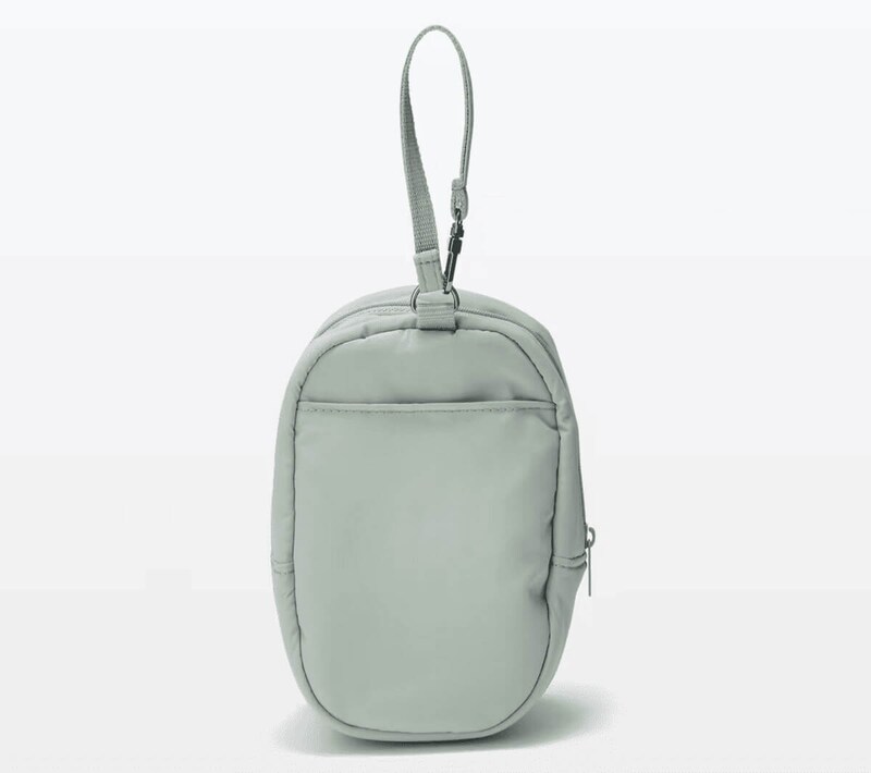 無印良品吊るせるコレクションポーチ