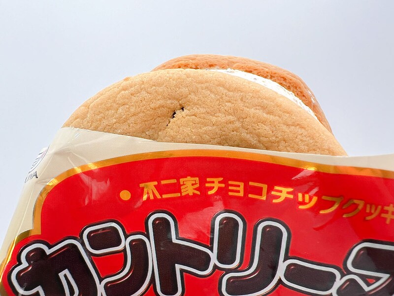 セブンイレブン「不二家 カントリーマアムアイスサンド」