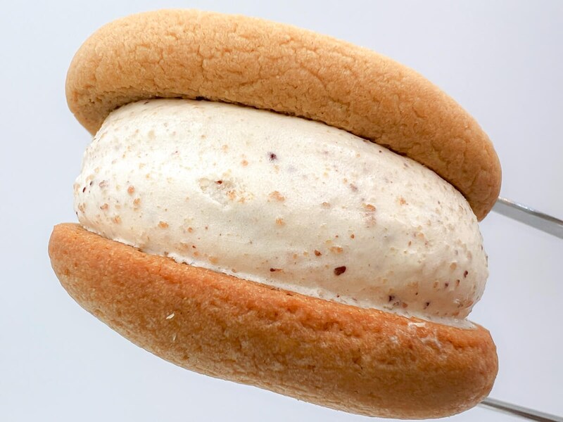 セブンイレブン「不二家 カントリーマアムアイスサンド」