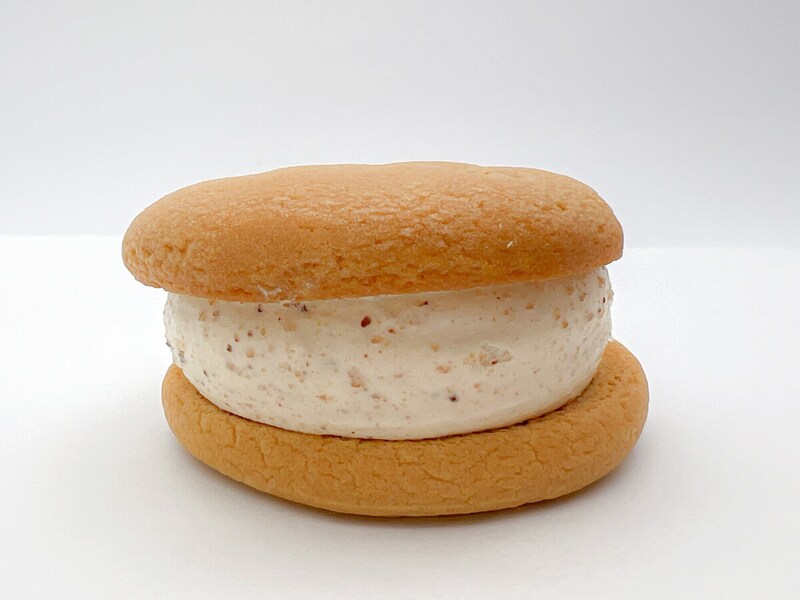 セブンイレブン「不二家 カントリーマアムアイスサンド」