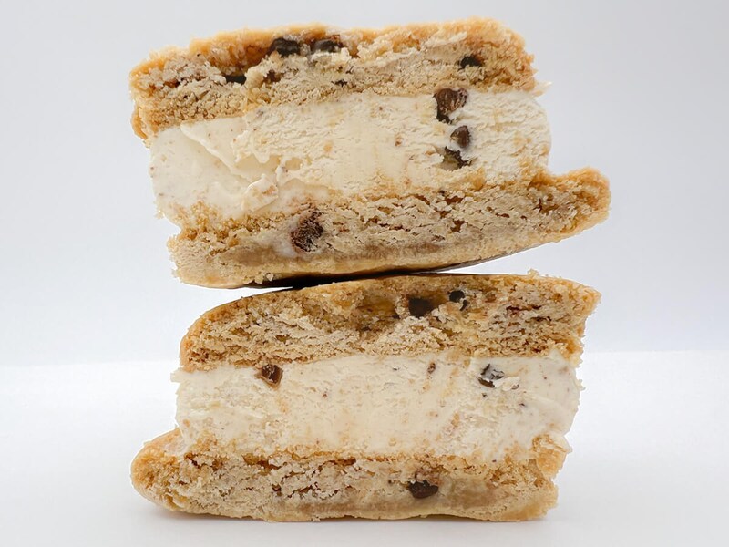 セブンイレブン「不二家 カントリーマアムアイスサンド」