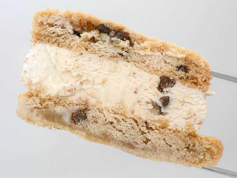 セブンイレブン「不二家 カントリーマアムアイスサンド」