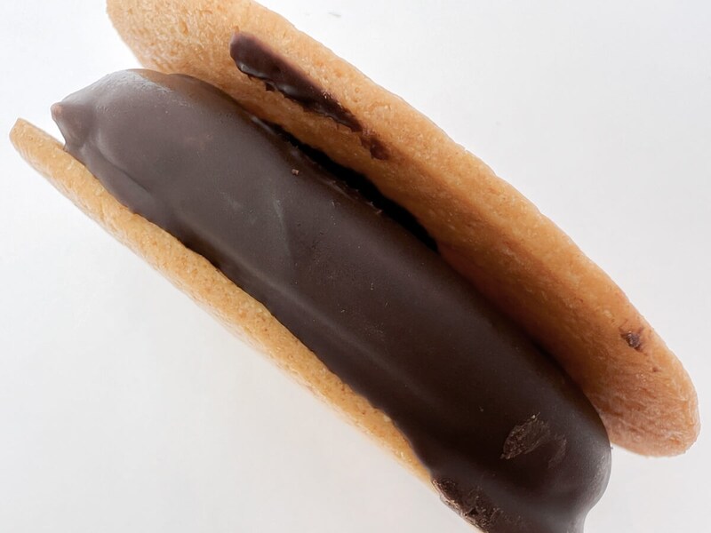 ファミリーマート「クリスピーチョコサンド」