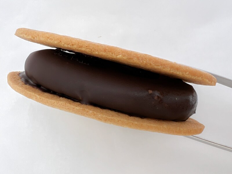 ファミリーマート「クリスピーチョコサンド」