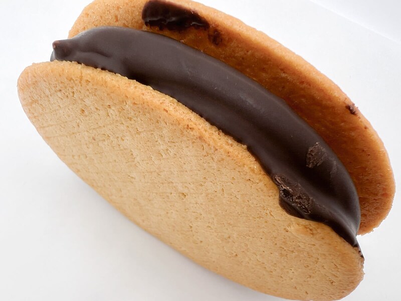 ファミリーマート「クリスピーチョコサンド」