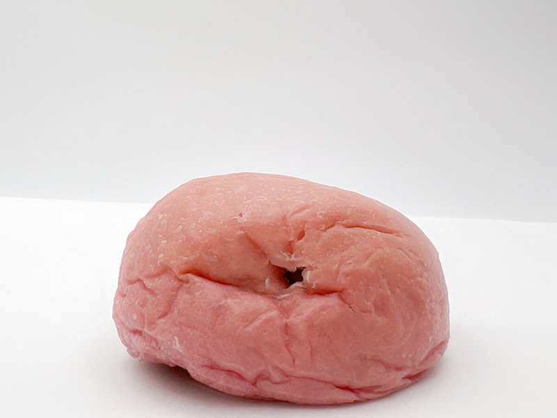 ローソン「クリームたっぷり！ふわもち冷やしクリームパン おいもホイップ（紅はるか）」