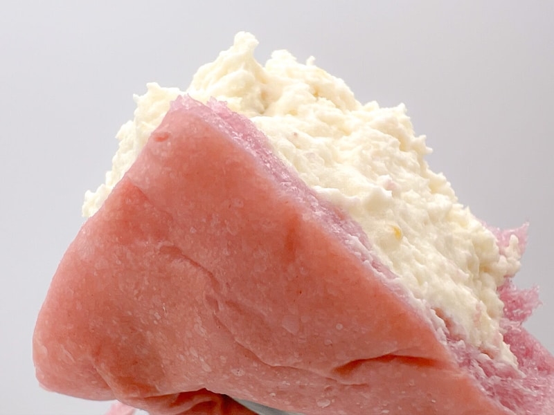 ローソン「クリームたっぷり！ふわもち冷やしクリームパン おいもホイップ（紅はるか）」