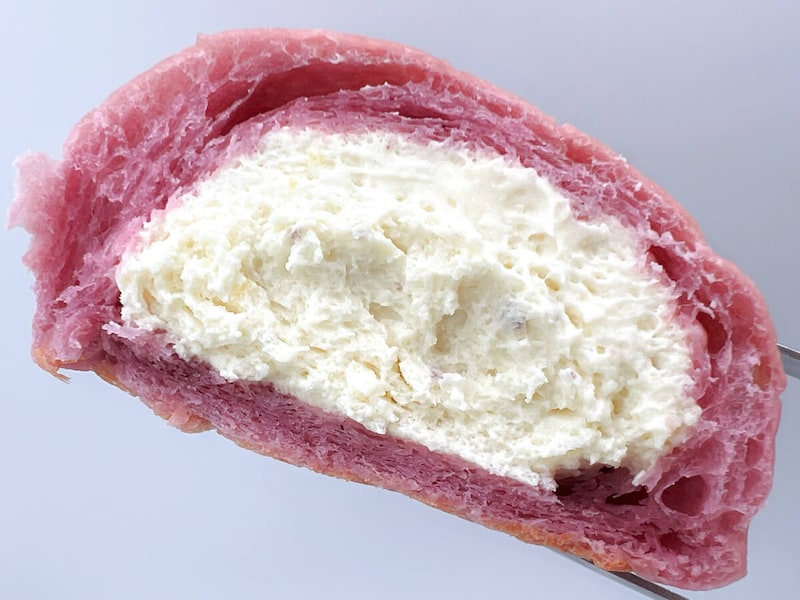ローソン「クリームたっぷり！ふわもち冷やしクリームパン おいもホイップ（紅はるか）」