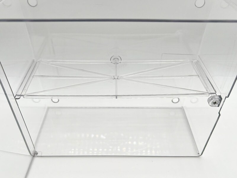 ダイソー「壁にも付けられるディスプレイケース」