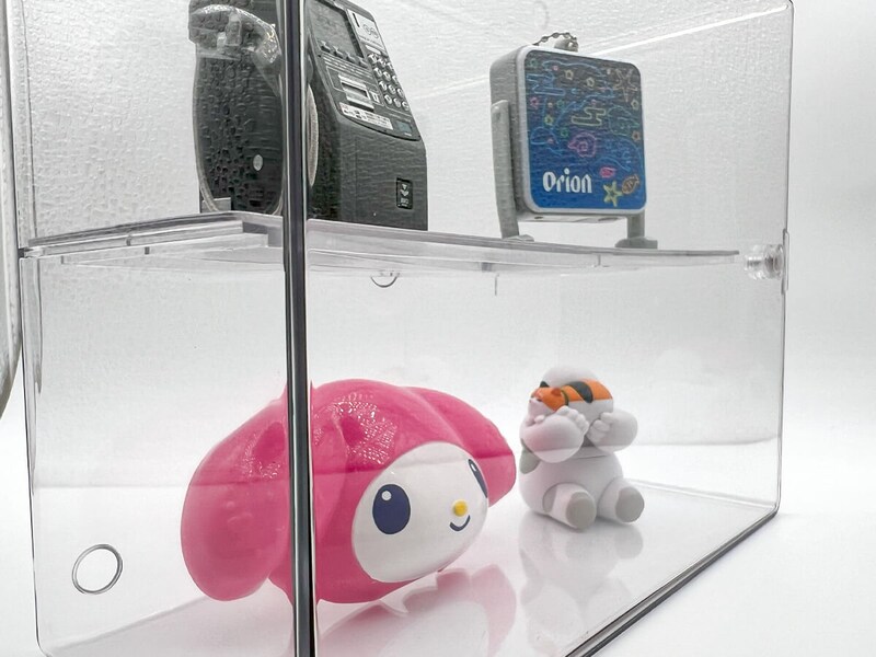 ダイソー「壁にも付けられるディスプレイケース」