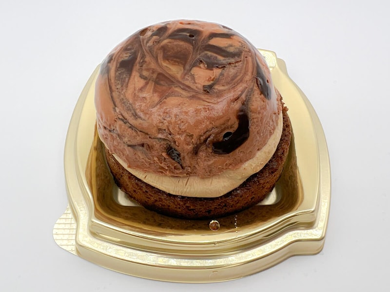 ファミリーマート「濃厚ショコラドームケーキ」