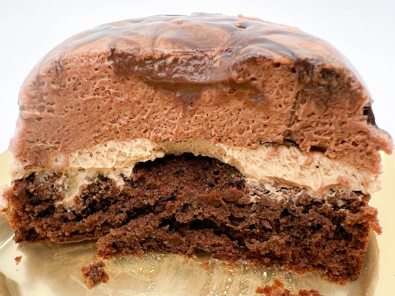 ファミリーマート「濃厚ショコラドームケーキ」