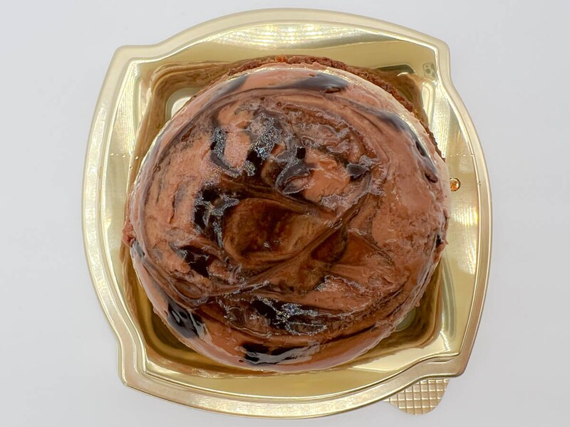 ファミリーマート「濃厚ショコラドームケーキ」