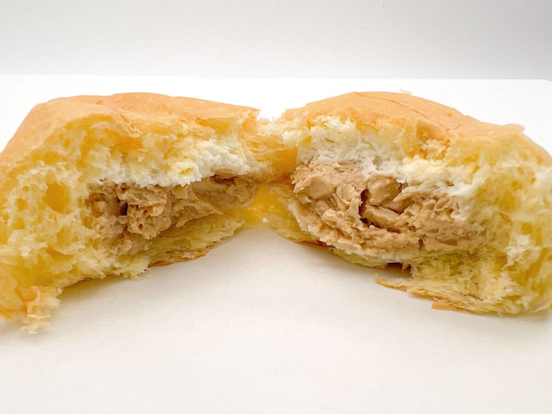 ファミリーマート「冷やして食べるとろけるくりーむパン ミルクティー」