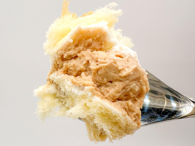 ファミリーマート「冷やして食べるとろけるくりーむパン ミルクティー」