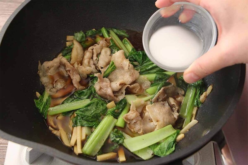 栗原はるみさん「豚肉と小松菜のあんかけ焼きそば」