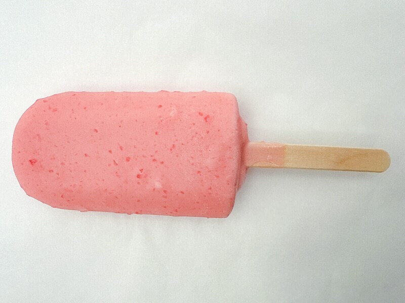 セブンイレブン限定「サクマ製菓 いちご みるくアイスバー」