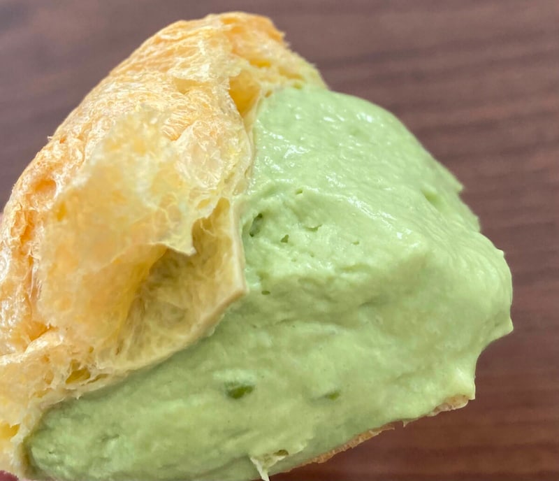 ファミリーマート「玉林園監修 抹茶クリームシュー（グリーンソフト風味）」