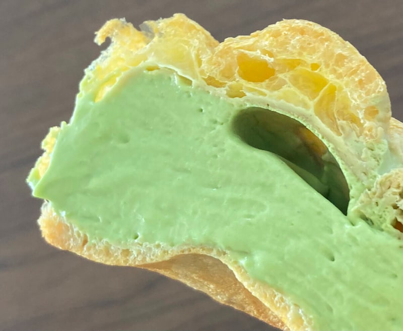 ファミリーマート「玉林園監修 抹茶クリームシュー（グリーンソフト風味）」