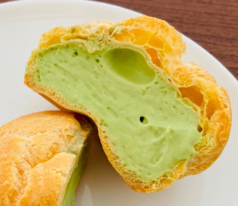 ファミリーマート「玉林園監修 抹茶クリームシュー（グリーンソフト風味）」