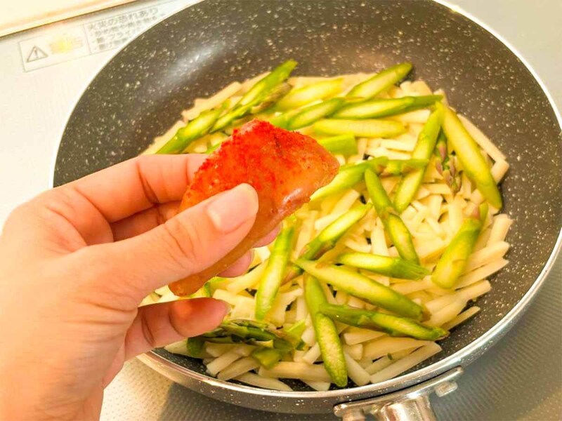 和田明日香さん「アスパラガスと明太子のカリカリチーズ」