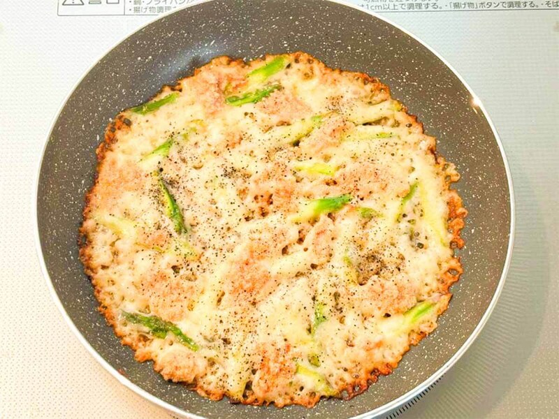 和田明日香さん「アスパラガスと明太子のカリカリチーズ」