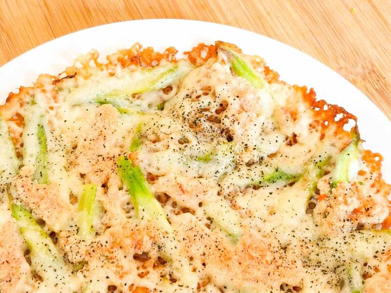 和田明日香さん「アスパラガスと明太子のカリカリチーズ」