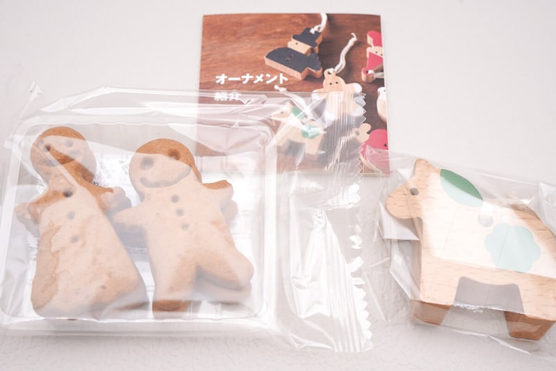 無印良品「クリスマスオーナメントとお菓子のセット」