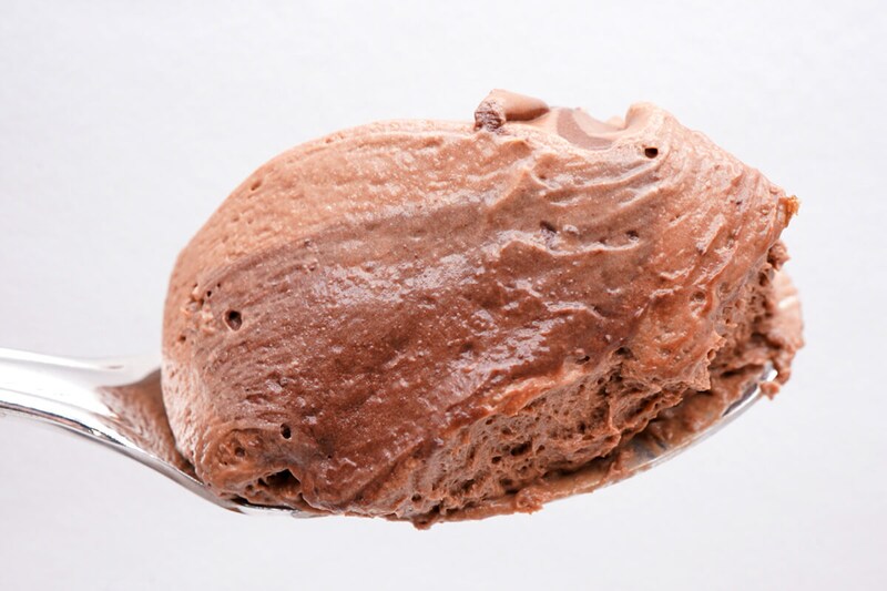 ローソン「カカオ薫るショコラトリュフシュー」