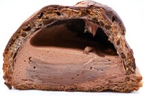 やっぱローソンすごいわ「外も中も」「美味しすぎ」「死ぬほどチョコ味わえる」新作スイーツたまらん