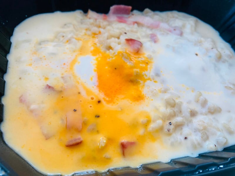 ファミリーマート「4種のチーズで濃厚　カルボごはん」