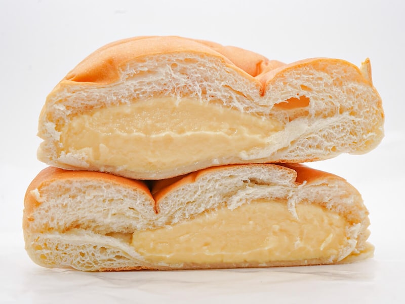 ローソン「もれそうなメガクリームパン」