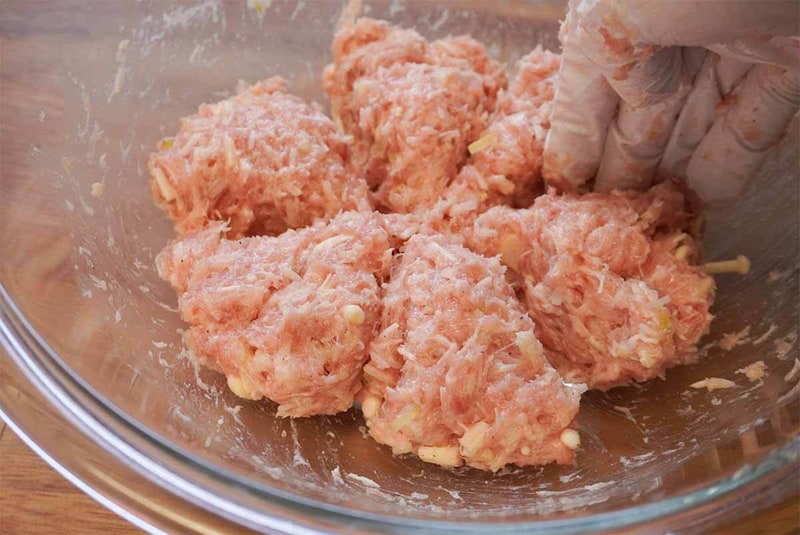 和田明日香さん「チーズつくね みそ照り焼きソース」