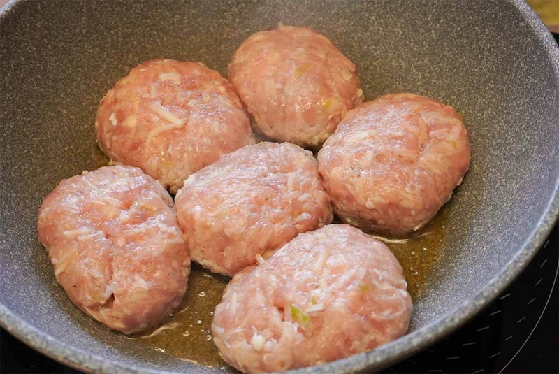 和田明日香さん「チーズつくね みそ照り焼きソース」