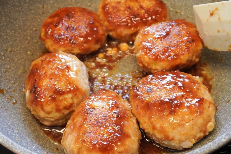 和田明日香さん「チーズつくね みそ照り焼きソース」